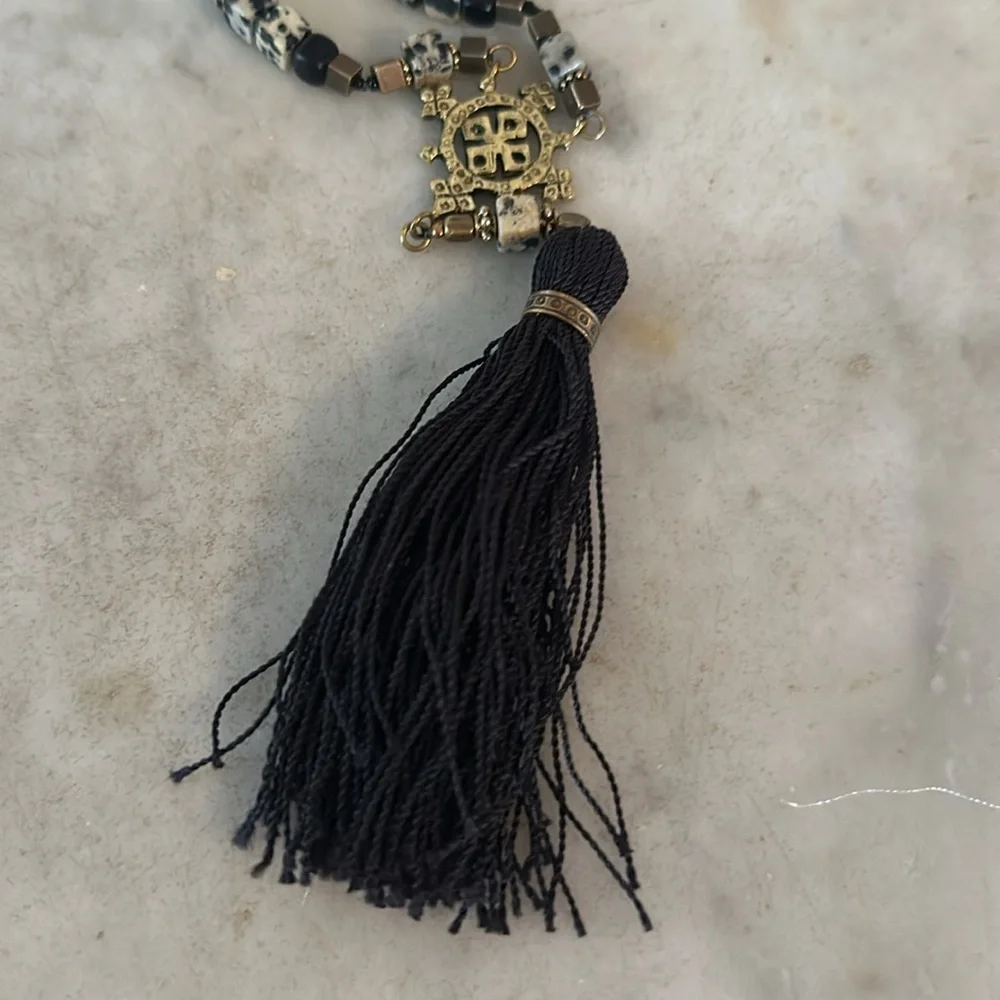 VSA Necklace - Picture 3 of 4